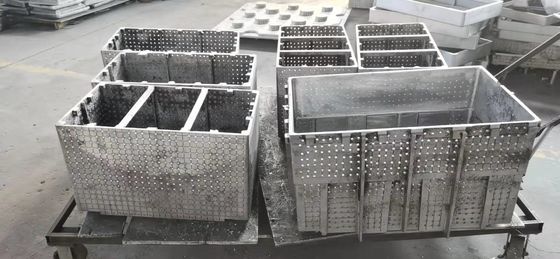 Inserti intercambiabili per la fabbricazione di diversi prodotti in schiuma in stampi EPS