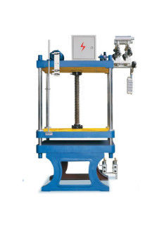 Macchina di stampaggio semiautomatica EPS a vite a piombo per principi e processi